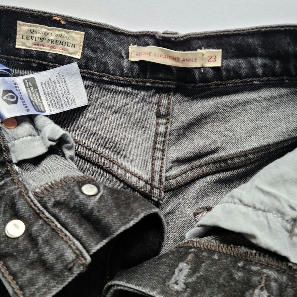 Levis Ribcage Straight Ankle Jeans